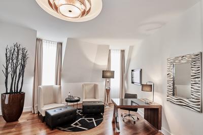 Deluxe Suite, 1 King