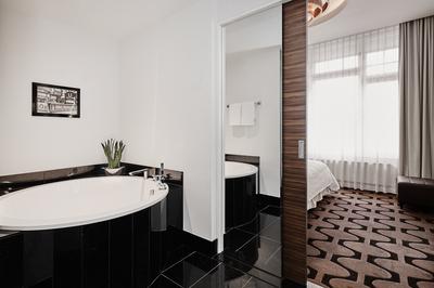 Balcony Suite, 1 King, Balcony