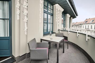 Balcony Suite, 1 King, Balcony