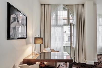 Junior Suite,  1 King, Balcony