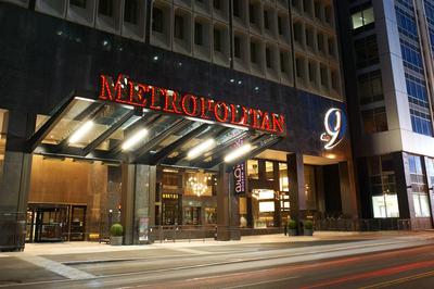 Metropolitan at the 9, Autograph Collection image