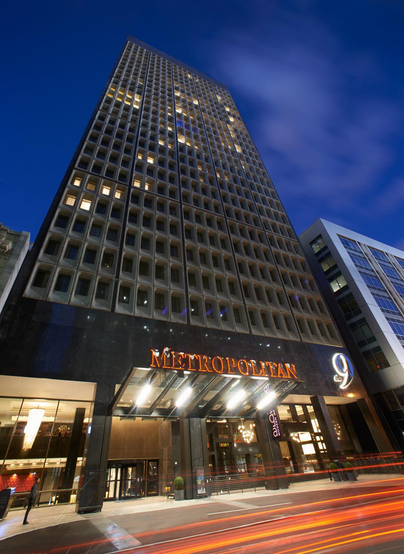 Metropolitan at the 9, Autograph Collection