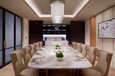 The Ritz-Carlton Suite