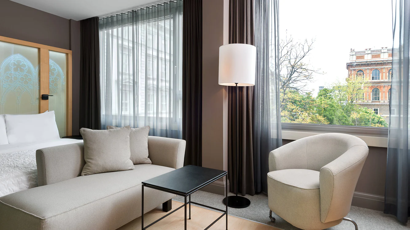 Superior, Guest Room, 1 Queen, City View