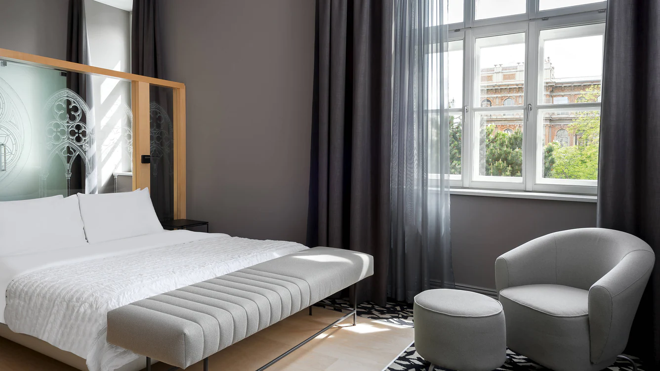Corner, Guest Room, 1 King, Corner Room