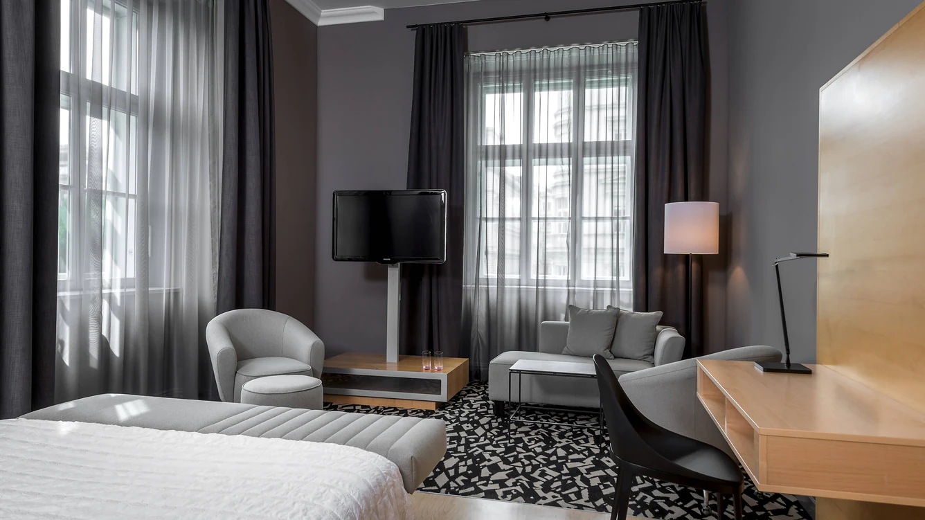 Corner, Guest Room, 1 King, Corner Room