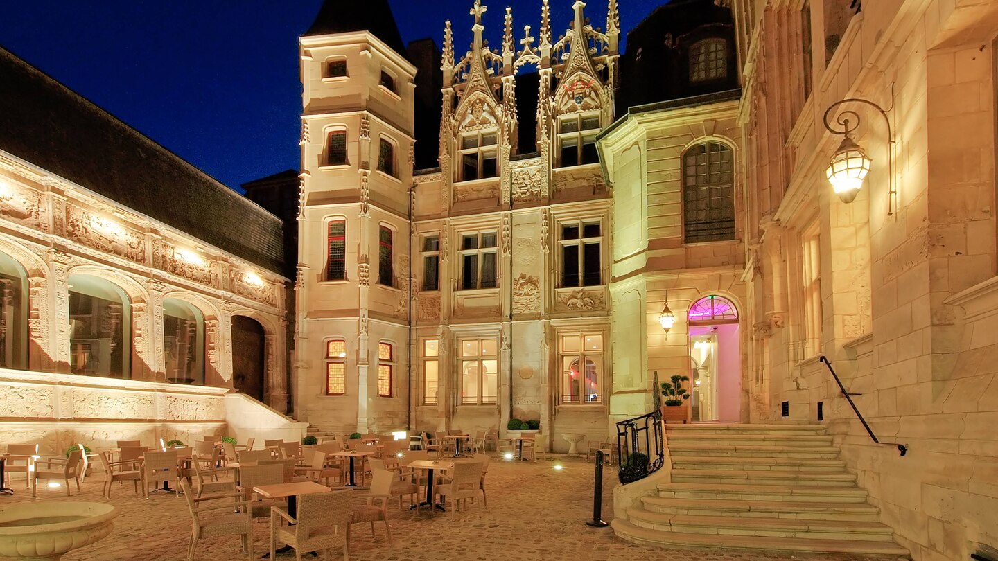 Hotel de Bourgtheroulde, Autograph Collection
