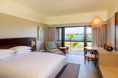 Guest Room, 1 King, Lagoon view