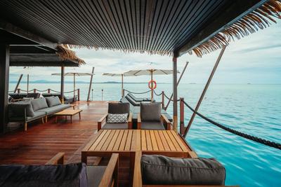 Floating Restaurant and Bar