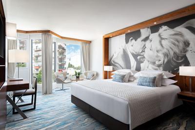 Deluxe Room - City View