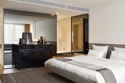 Junior Suite, 1 King Bed, City View