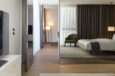 Select Suite, 1 King Bed, Corner