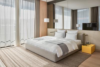 Roomers Suite, High Floor, Balcony, 1 King Bed
