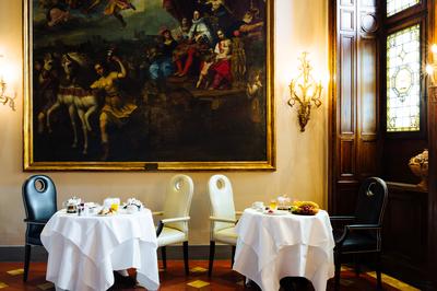 Sala Caminetto