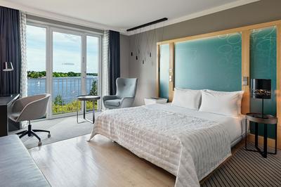 Executive Lake View, Guest Room, 1 King