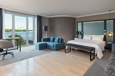 Junior Lake Suite, Junior Suite, 1 King