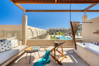 Wellness Loft Pool View Room with Outdoor Jacuzzi