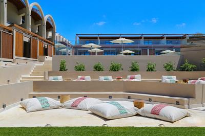 Terrace Lounge