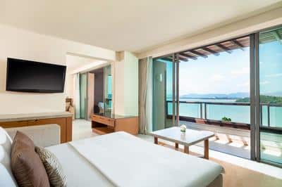 Oceanfront View Suite
