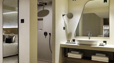 Aqua Room Retreat