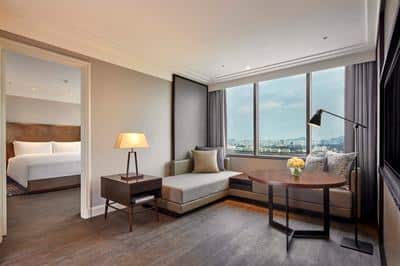 Executive Lounge Access, 1 Bedroom Suite, 1 King, River View
