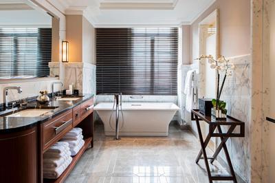 Royal Mayfair Suite