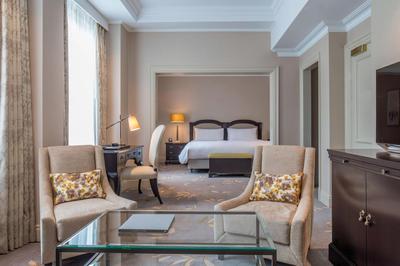 Deluxe Suite King