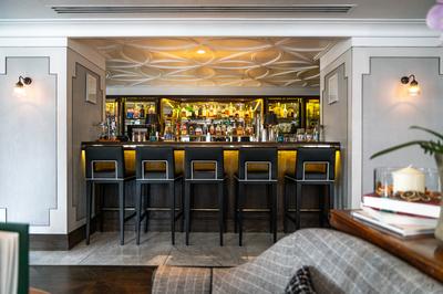 Lanes of London Bar