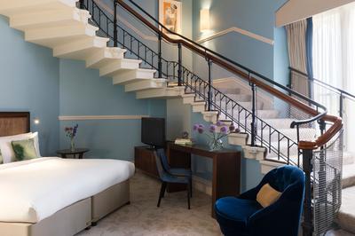 Grand Staircase Suite