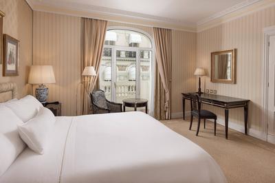 Premium Room - Queen
