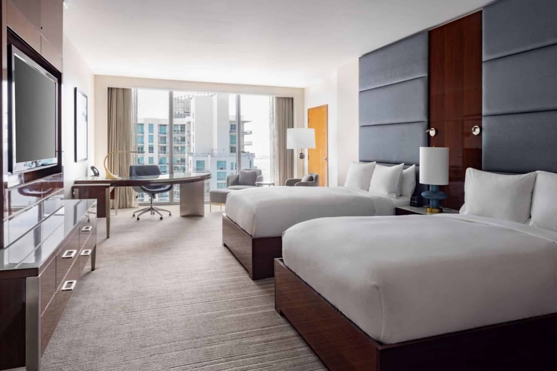 Deluxe Guest Room, 2 Double, City View