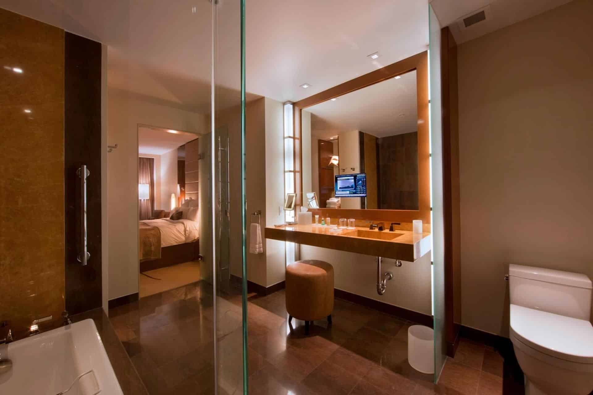 Bay, Guest Room, 1 King, Partial Water View