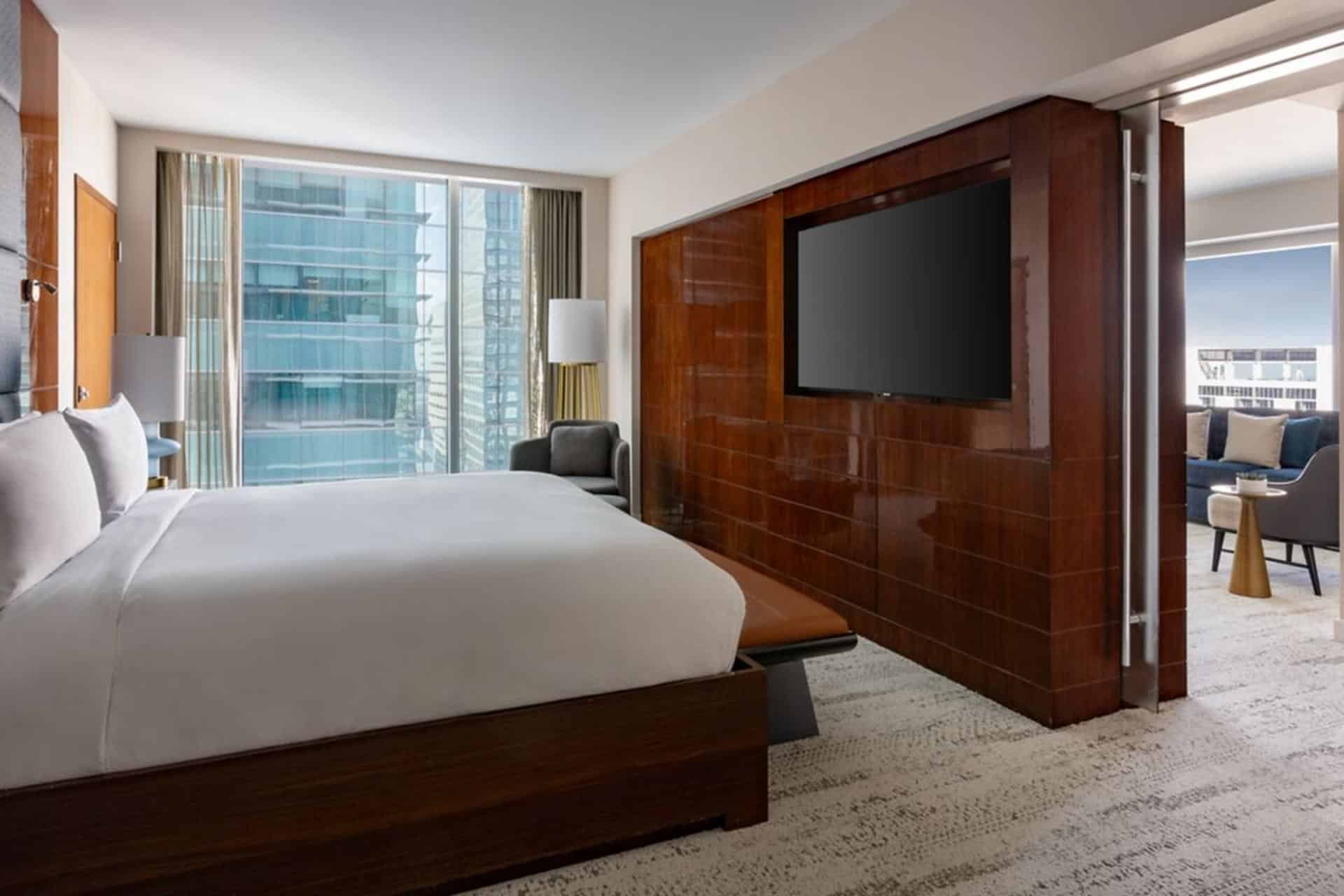 1 Bedroom Junior Suite, 1 King, City View