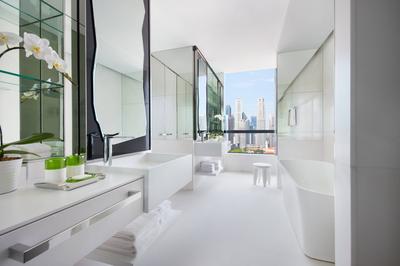Premier Marina Bay Suite, Executive Lounge Access