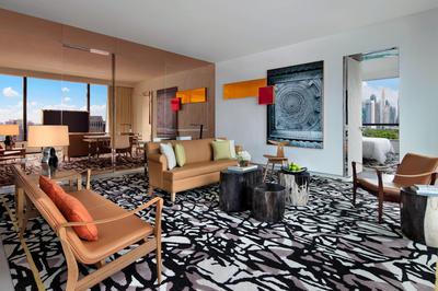 Premier Marina Bay Suite, Executive Lounge Access