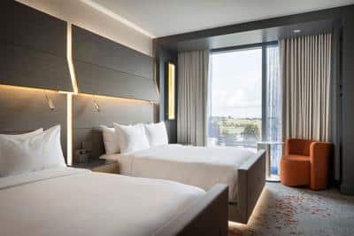 Guest Room, 2 Queens