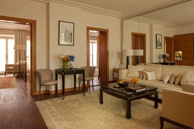 Four Seasons Executive Suite