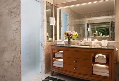 Four Seasons Executive Suite