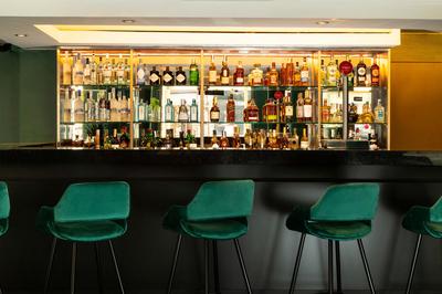 Signature Cocktail Bar