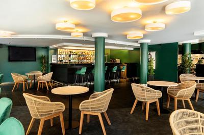 Signature Cocktail Bar