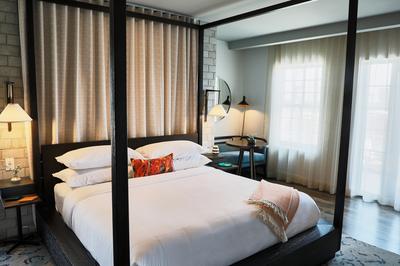 Penthouse Suite