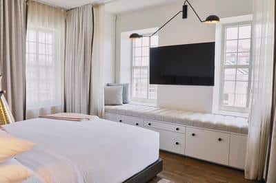 Harper Studio Suite - Bedroom