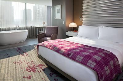 W Bellevue image