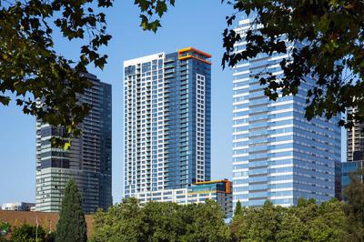 W Bellevue image