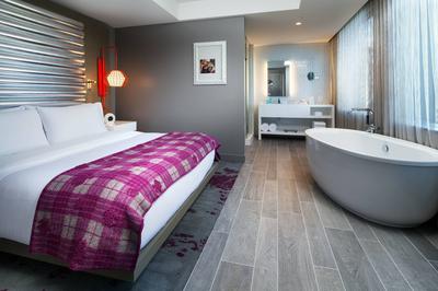 W Bellevue image