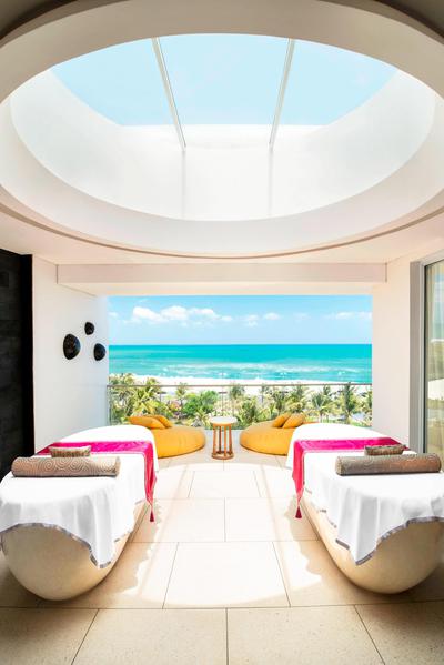 EWOW Panoramic Ocean View 2 Bedroom Bi-level Suite