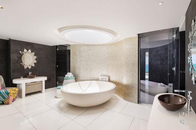 EWOW Panoramic Ocean View 2 Bedroom Bi-level Suite