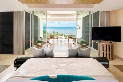 EWOW Panoramic Ocean View 2 Bedroom Bi-level Suite