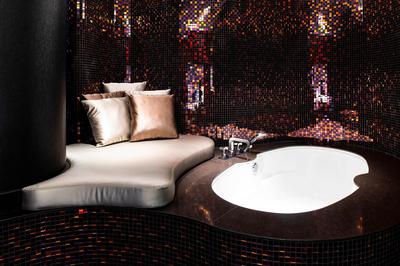 Cool Corner Suite