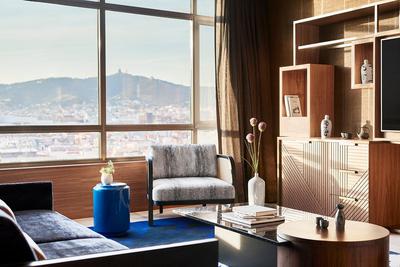 Zen Junior Skyline Suite